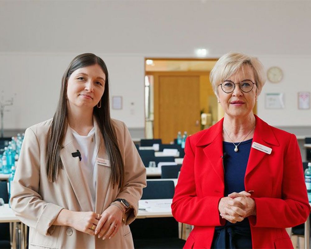 Ellen Schmidt und Barbara Doer-Lappe beim Frauensymposium 2024